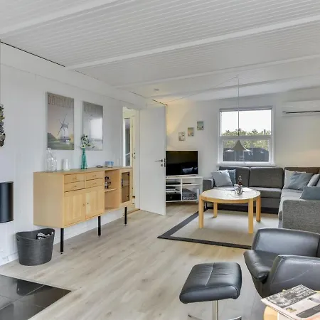 Holiday home Geesche - 200m From The Sea In Western Jutland By Interhome