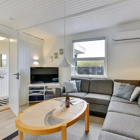 Geesche - 200m From The Sea By Interhome